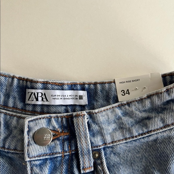 Zara Denim Shorts - Picture 3 of 3